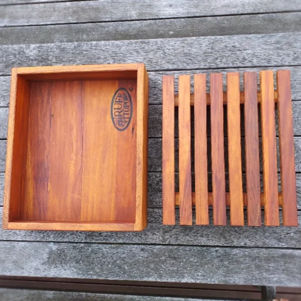 Rimu slatted breadboard - Image 4