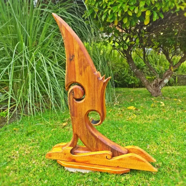Kauri sculpture "Te rakau iti" - Image 5