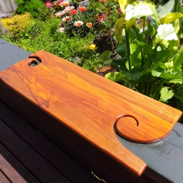 Rimu serving board - Image 2