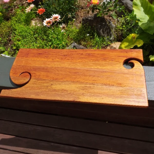 Rimu serving board - Image 2