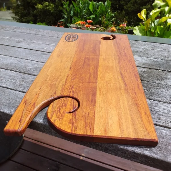 Rimu serving board - Image 3