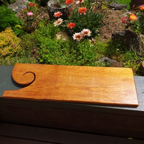Rimu serving board - Image 3