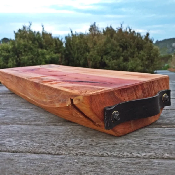 Rustic Totara chopping block - Image 4
