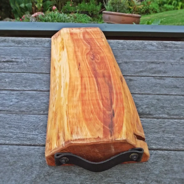 Rustic Totara chopping block - Image 5