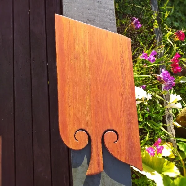 Rimu serving board - Image 3