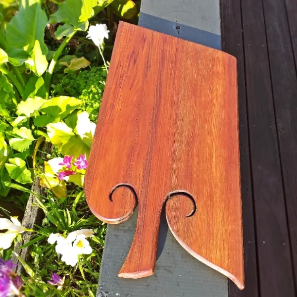 Rimu serving board - Image 3