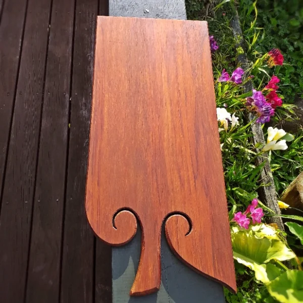 Rimu serving board - Image 4