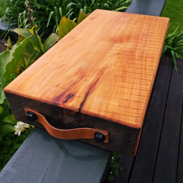 Large rustic chopping block - Image 8