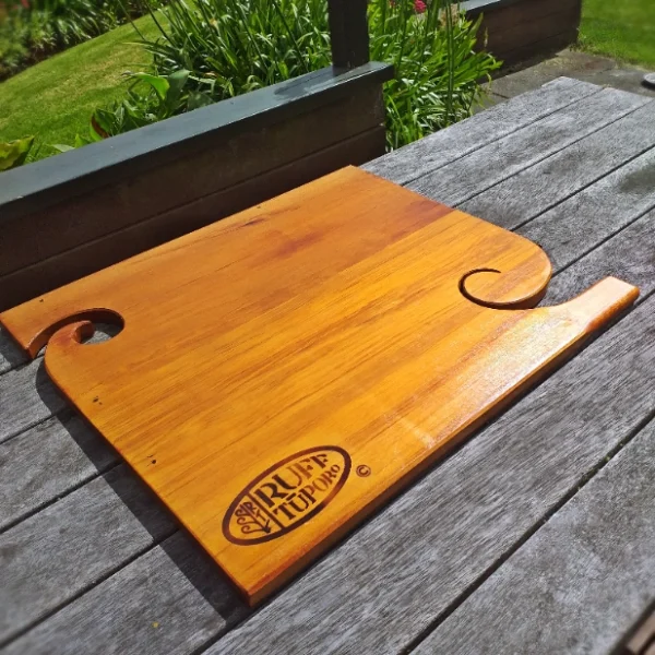 Large Rimu pizza serving board - Image 5