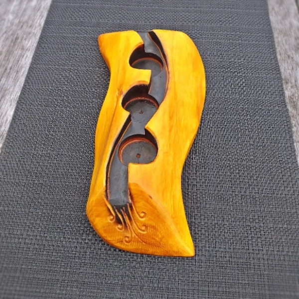 Totara candle holder - Image 4
