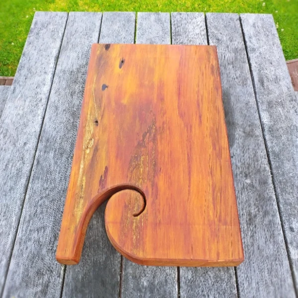 Rustic Kauri chopping board - Image 9