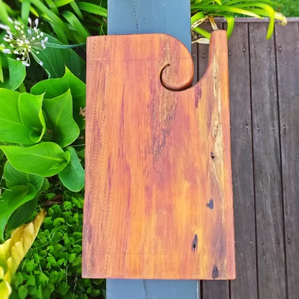 Rustic Kauri chopping board - Image 7