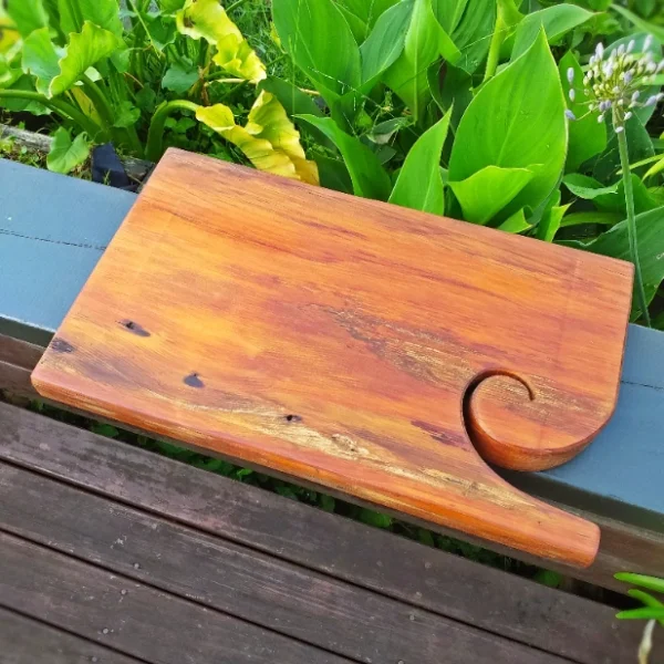 Rustic Kauri chopping board - Image 8
