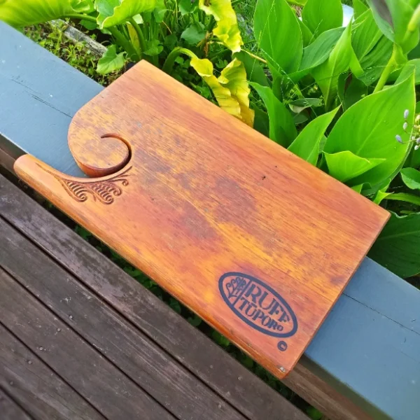 Rustic Kauri chopping board - Image 3