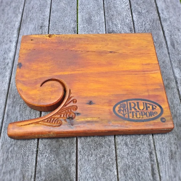 Rustic Kauri chopping board - Image 3