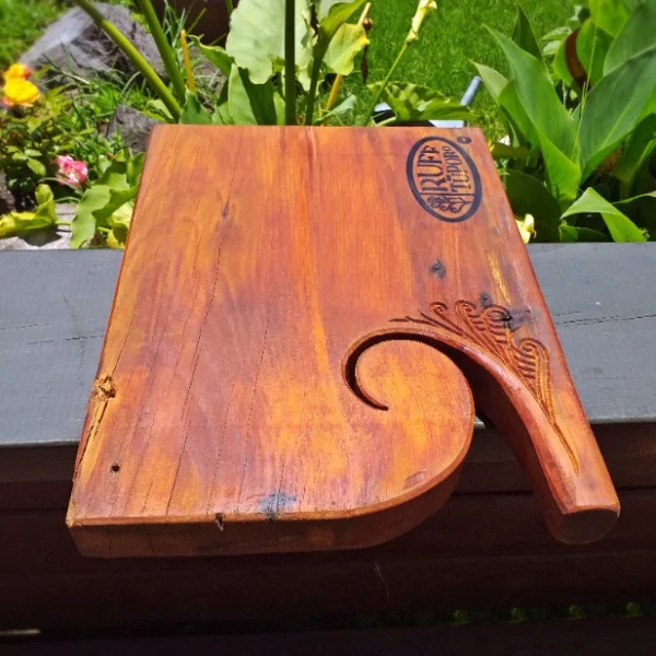 Rustic Kauri chopping board - Image 8