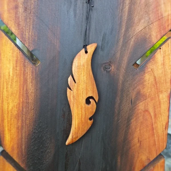 Native Totara pendant - Image 3