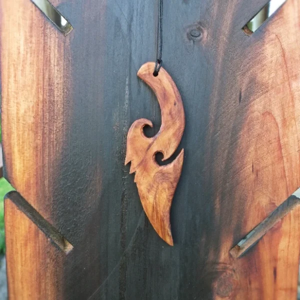 Native Rimu pendant - Image 3