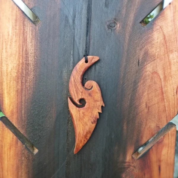 Native Rimu pendant - Image 2
