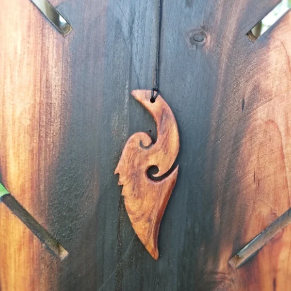 Native Rimu pendant - Image 3