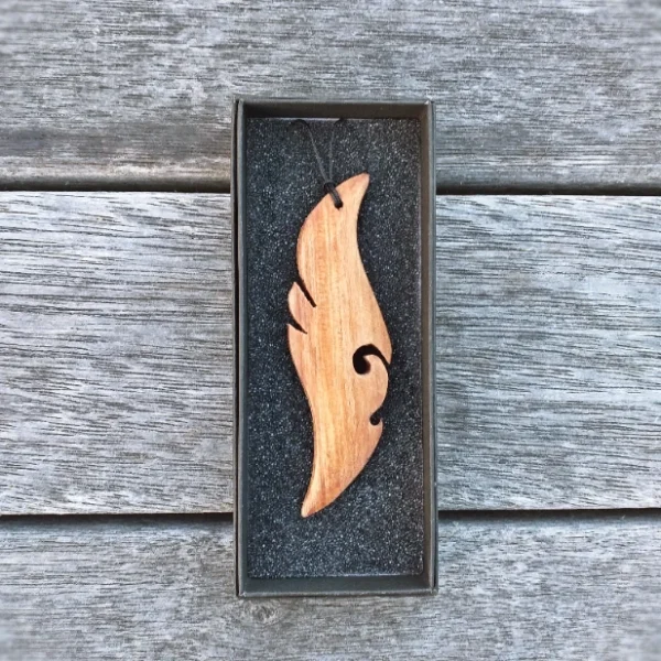 Native Totara pendant