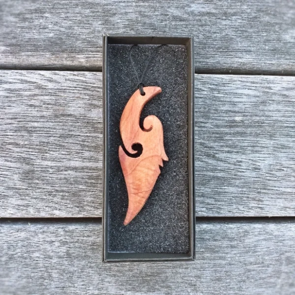 Native Totara pendant - Image 4