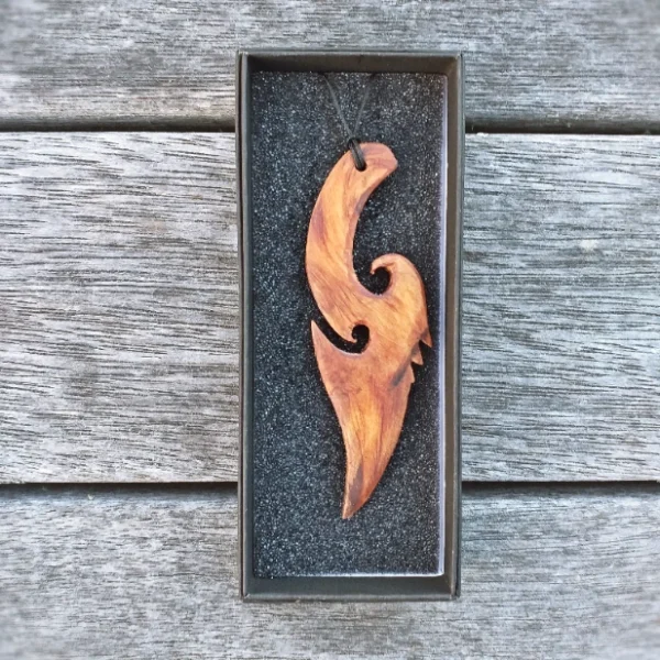 Native Rimu pendant - Image 2