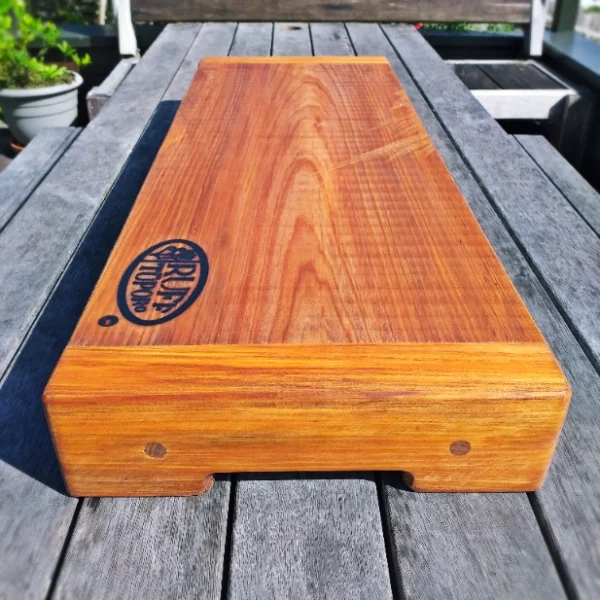 Large rustic Totara chopping block - Image 2