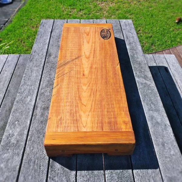 Large rustic Totara chopping block - Image 5