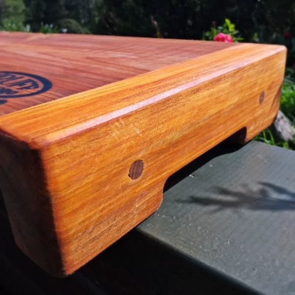 Large rustic Totara chopping block - Image 8