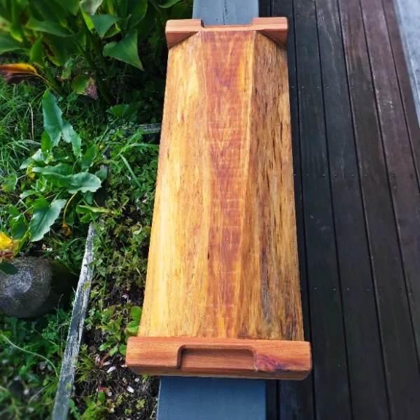 Large rustic Totara chopping block - Image 10