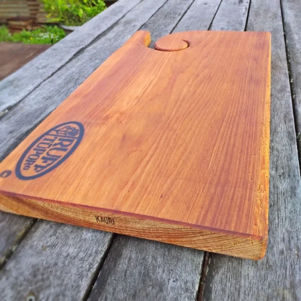 Rustic Kauri chopping board - Image 5