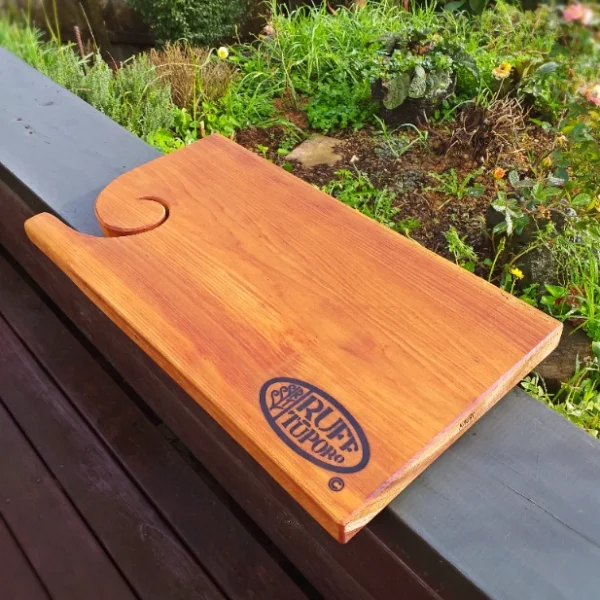 Rustic Kauri chopping board - Image 3