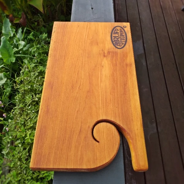 Rustic Kauri chopping board - Image 6