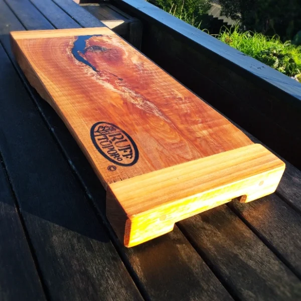 Large rustic Totara serving block - Image 4