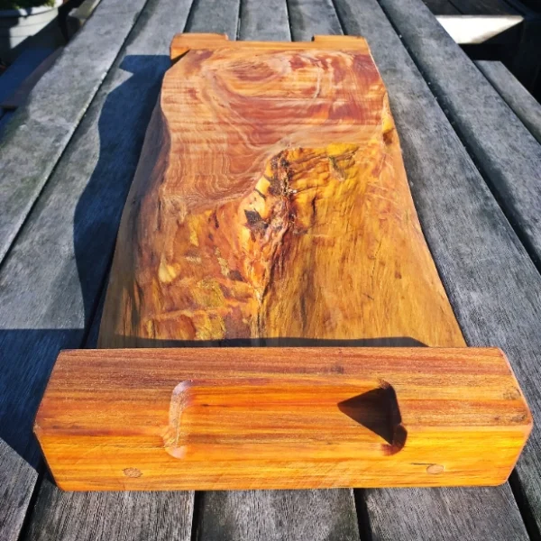 Large rustic Totara serving block - Image 11