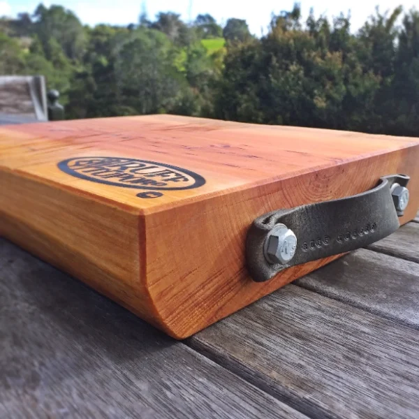 Rustic Totara chopping block - Image 7