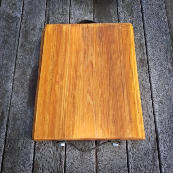 Rustic Totara chopping block - Image 8