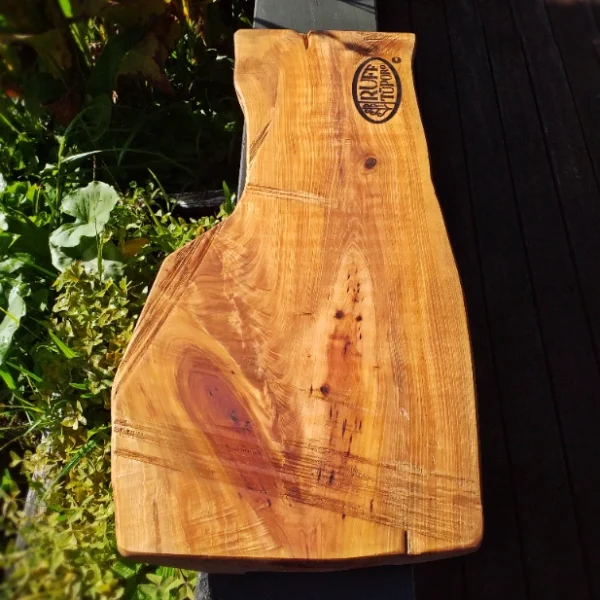 Rustic Native Totara chopping block - Image 5