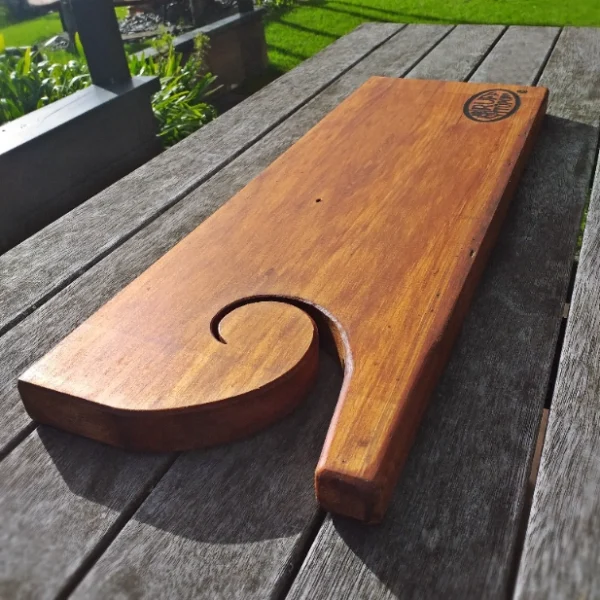 Rustic Kauri chopping board - Image 4