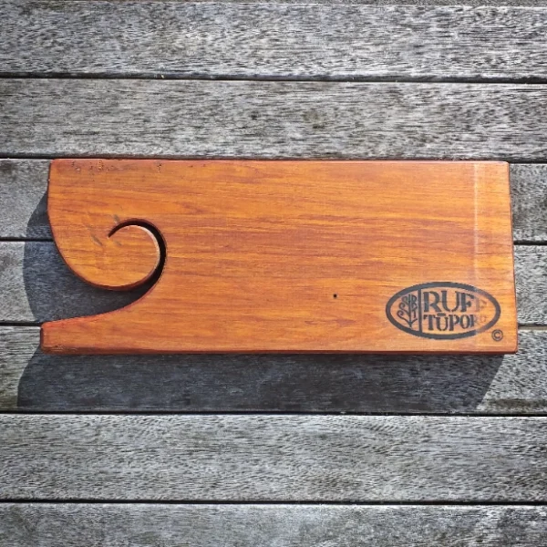 Rustic Kauri chopping board - Image 2