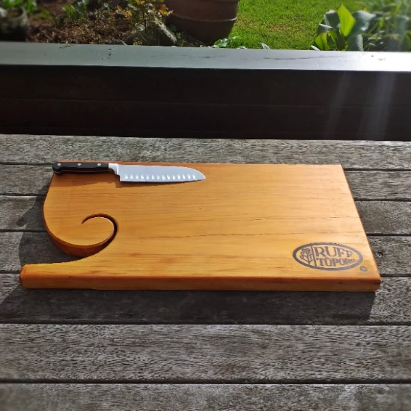 Rustic Kauri chopping board - Image 2