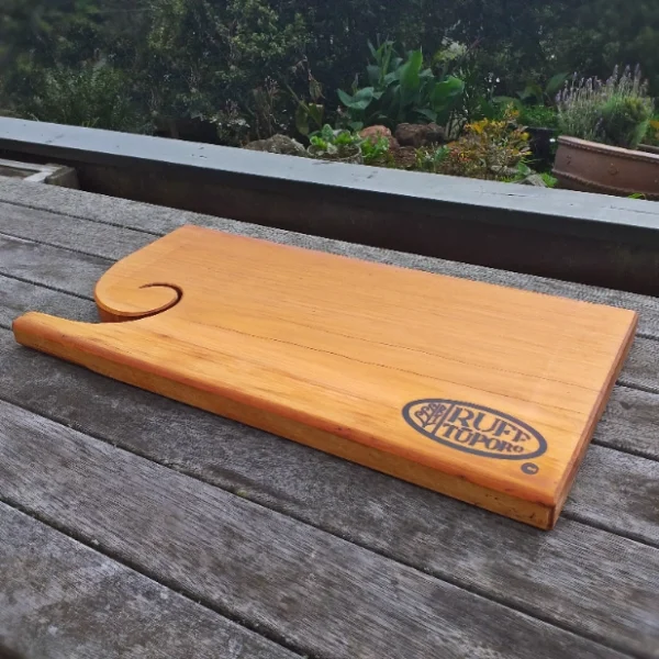 Rustic Kauri chopping board - Image 4