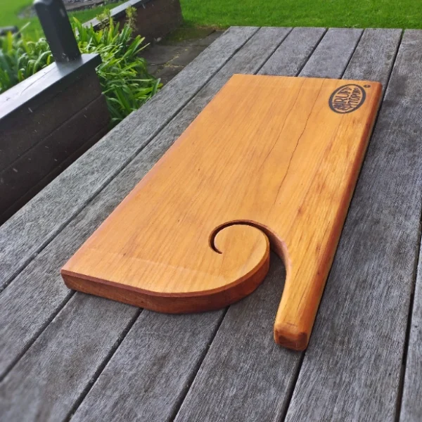 Rustic Kauri chopping board - Image 3