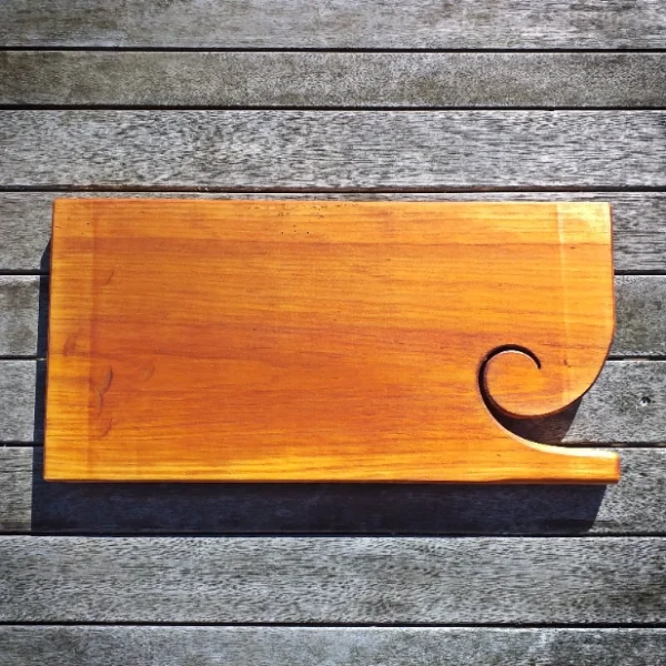 Rustic Kauri chopping board - Image 10