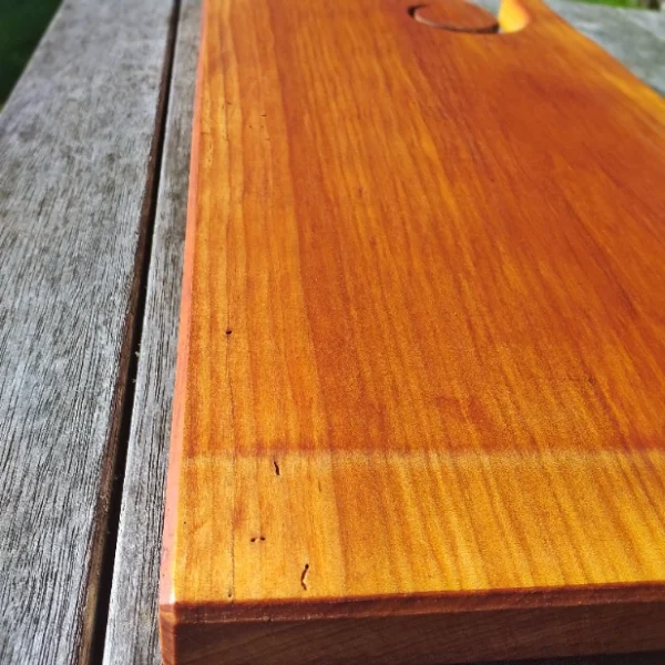 Rustic Kauri chopping board - Image 9