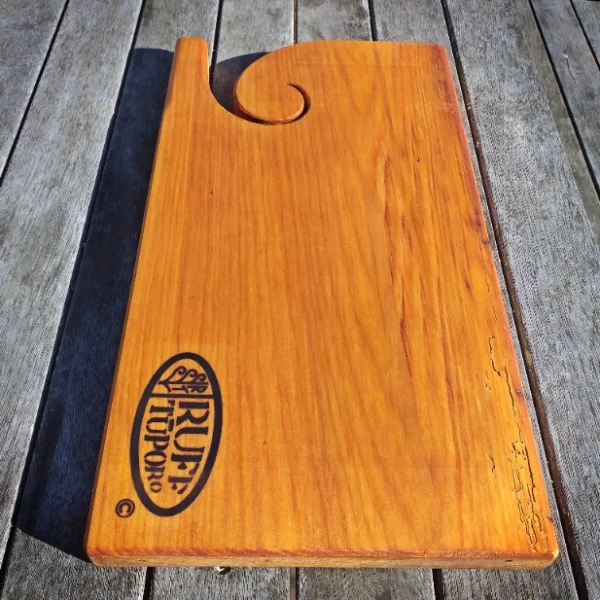 Rustic Kauri chopping board - Image 2