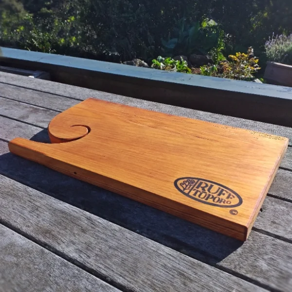 Rustic Kauri chopping board - Image 6