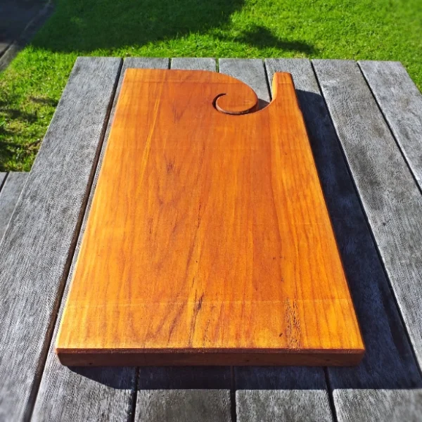 Rustic Kauri chopping board - Image 10