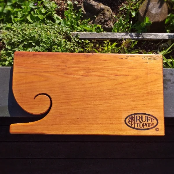 Rustic Kauri chopping board - Image 5